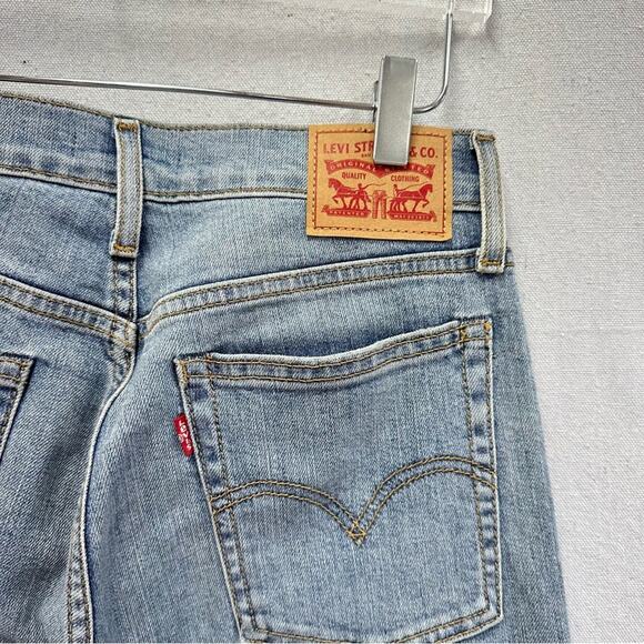 Levi's Wedgie Skinny button fly jean in light wash distressed size 28 raw hem‎ - Picture 6 of 16